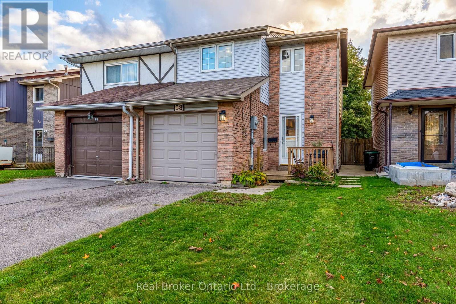38 CHRISTIE CRESCENT, Barrie, Ontario