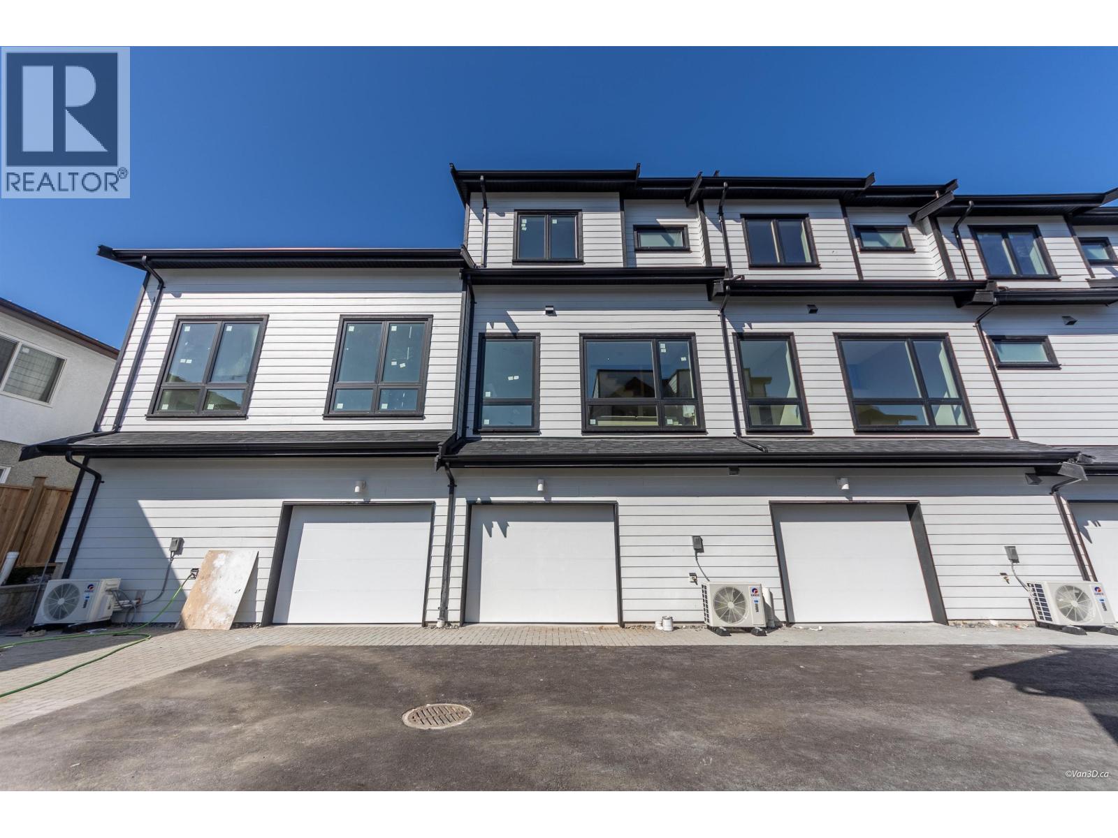3430 Knight Street, Vancouver, British Columbia  V5N 0K4 - Photo 2 - R3173600