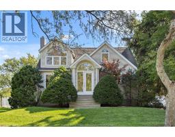 3926 ROSELAND DRIVE West, Windsor, Ontario