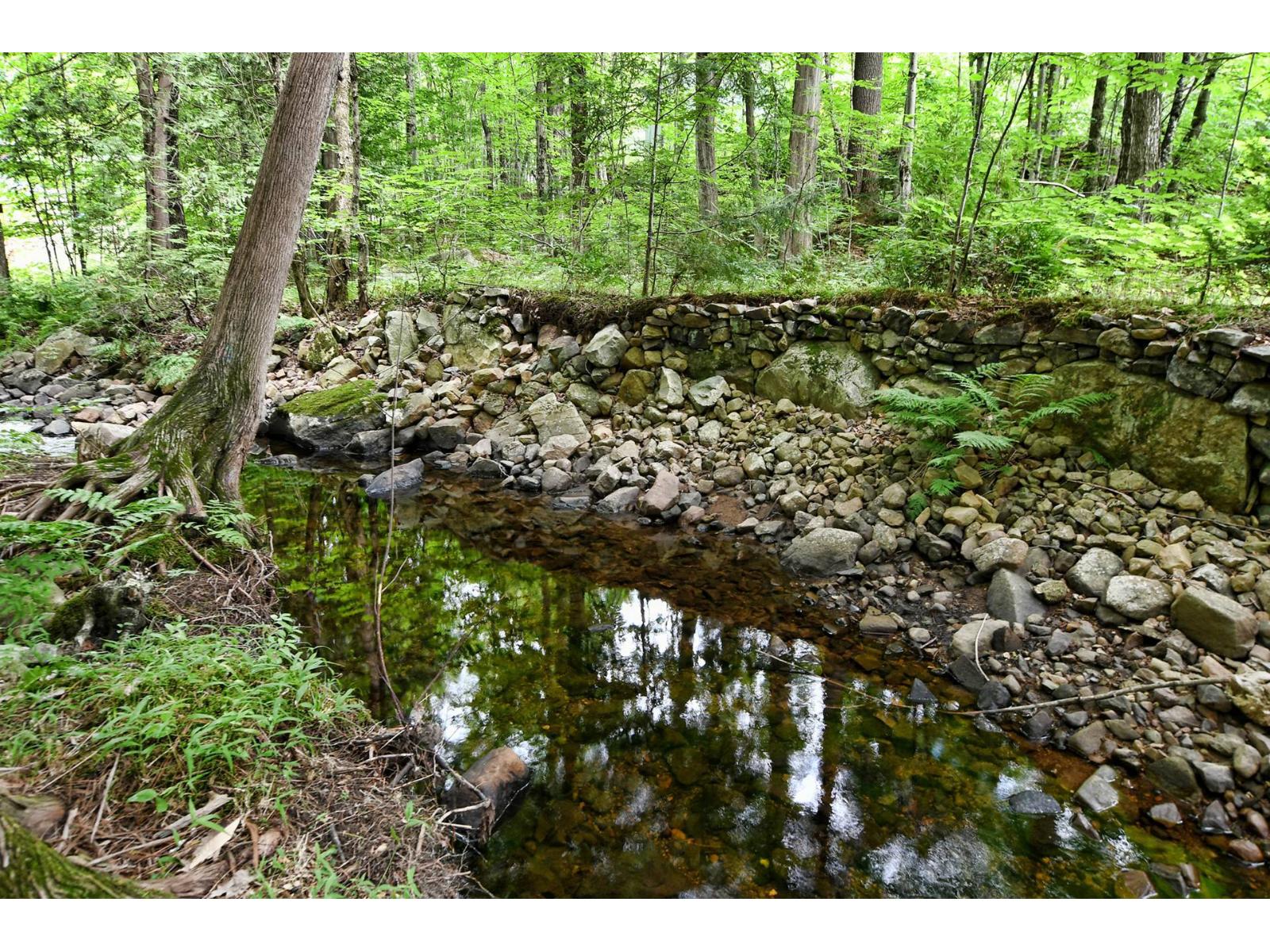 2280 Ch. des Arbres Sainte-Julienne Quebec Canada J0K2T0 5