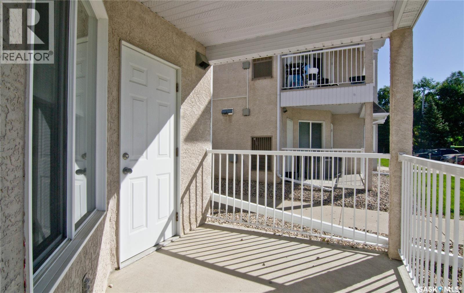 1049 Birchwood Place, Regina, Saskatchewan  S4S 7L1 - Photo 11 - SK050641
