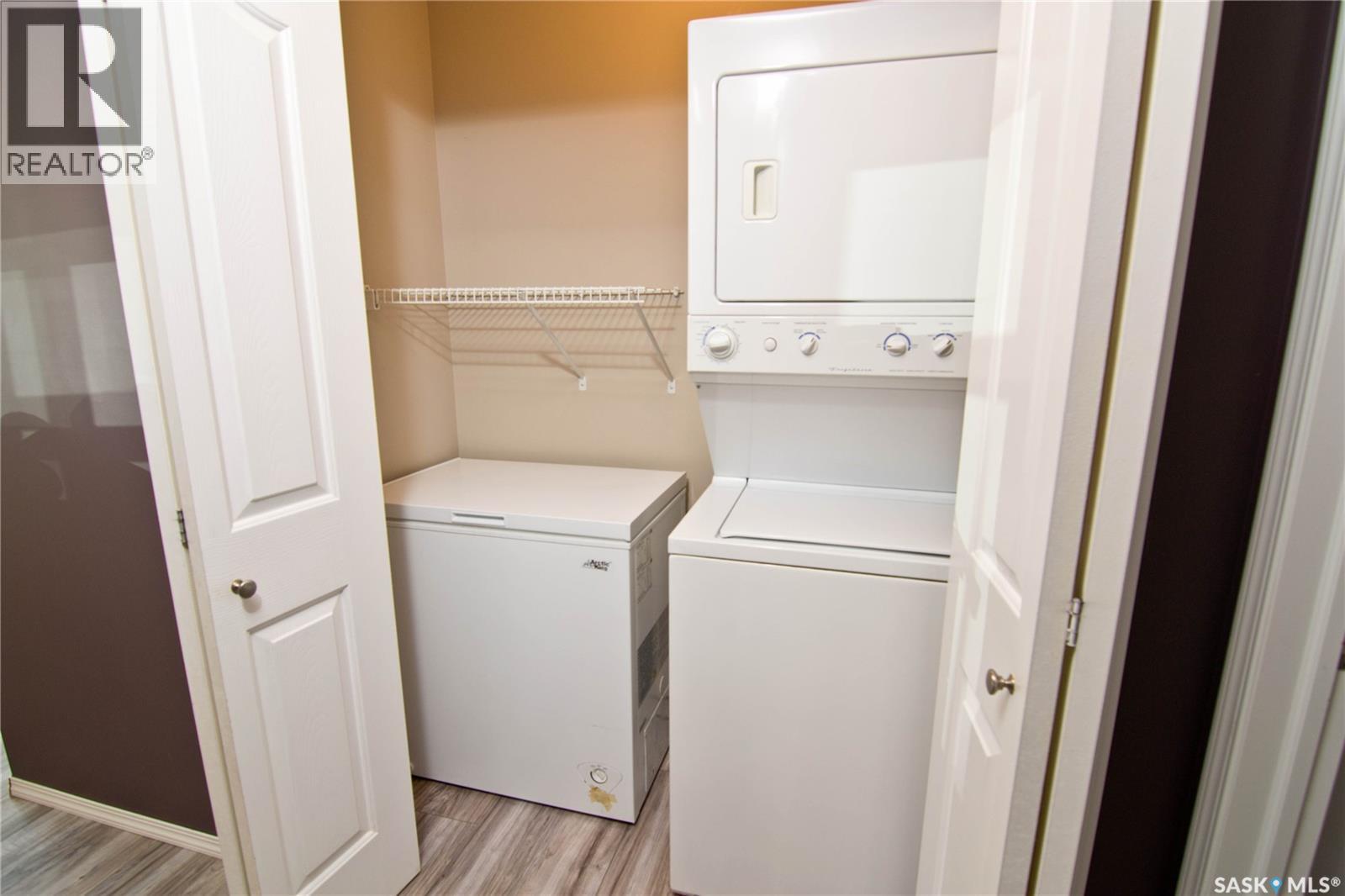 1049 Birchwood Place, Regina, Saskatchewan  S4S 7L1 - Photo 2 - SK050641