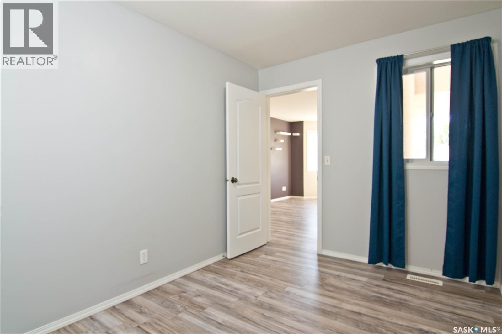 1049 Birchwood Place, Regina, Saskatchewan  S4S 7L1 - Photo 5 - SK050641