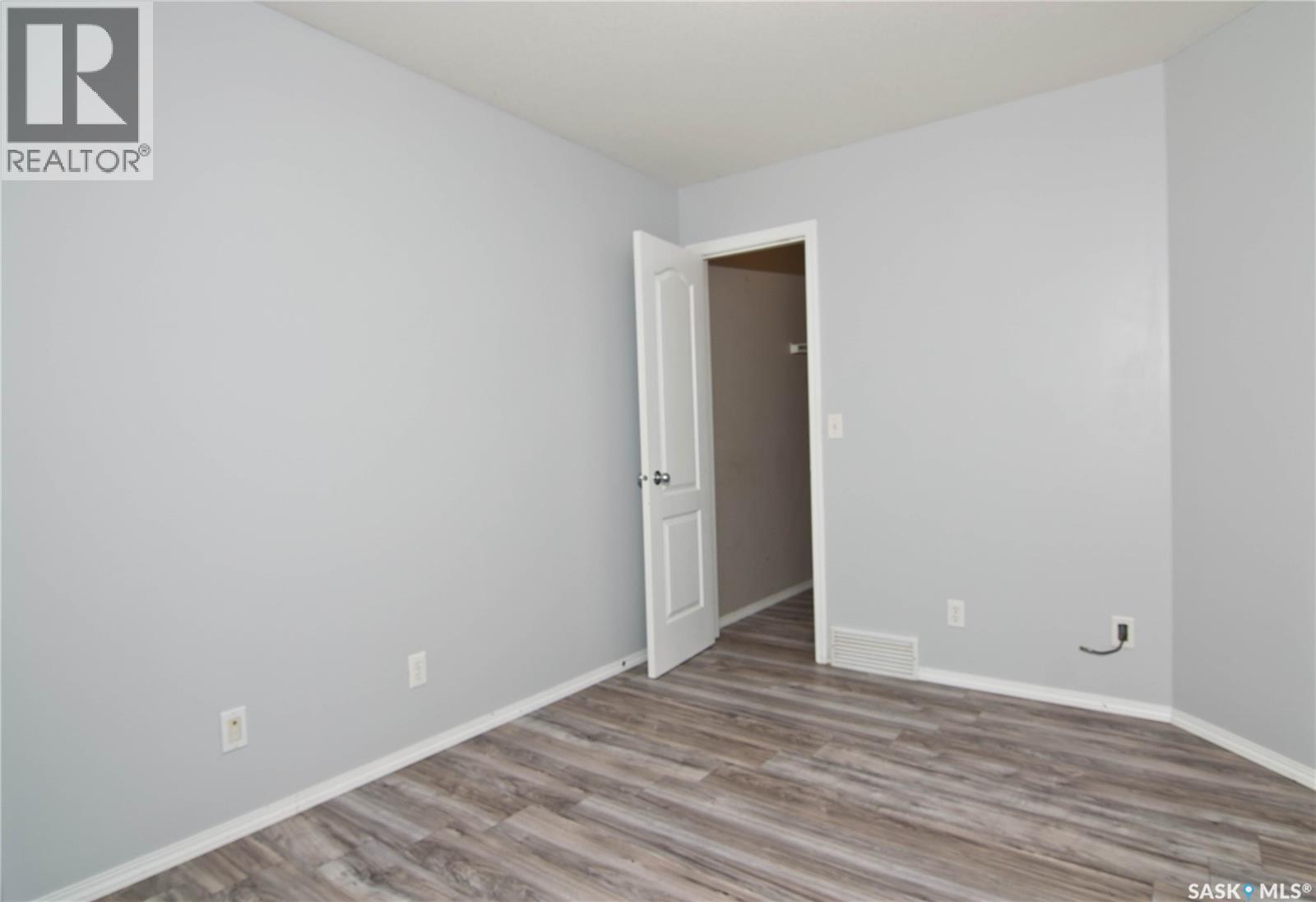 1049 Birchwood Place, Regina, Saskatchewan  S4S 7L1 - Photo 6 - SK050641
