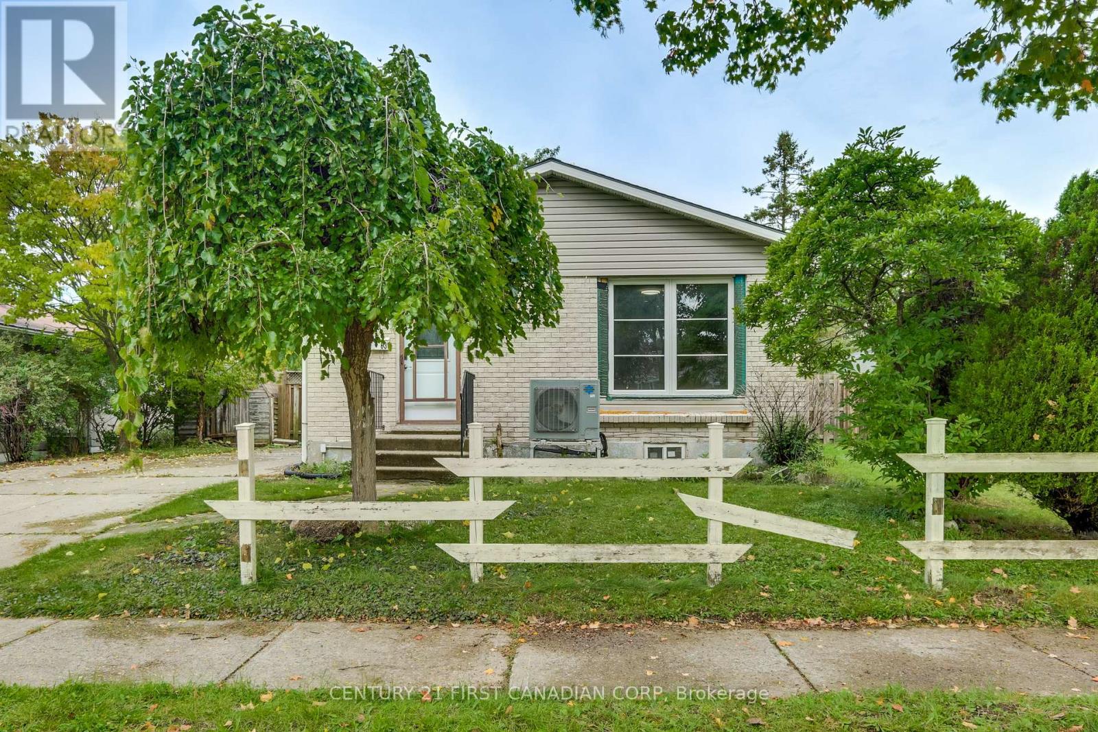 Main - 63 Renny Crescent, London South, Ontario  N6E 2C4 - Photo 2 - X13874536