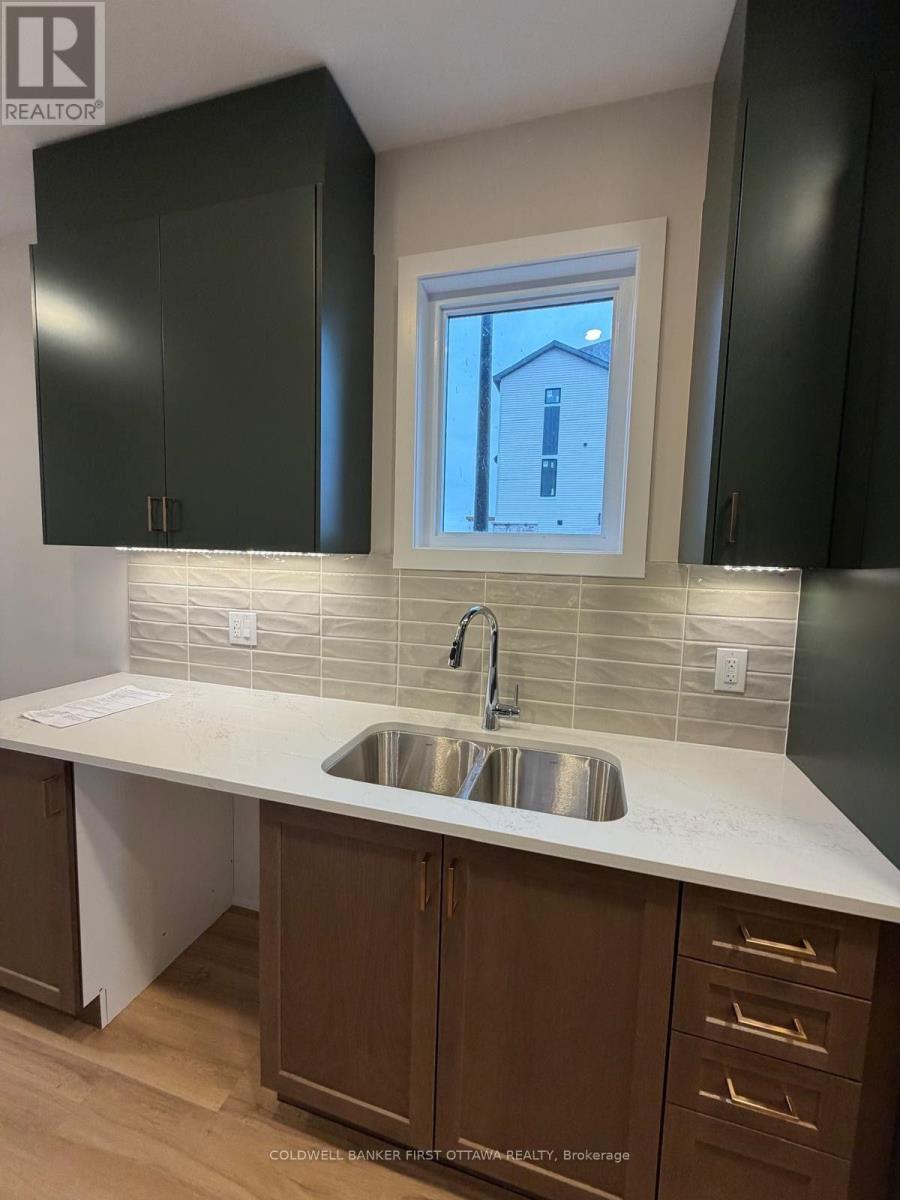 330 Stargrass Private, Ottawa, Ontario K2J 6R8 - Photo 7 - X13874502