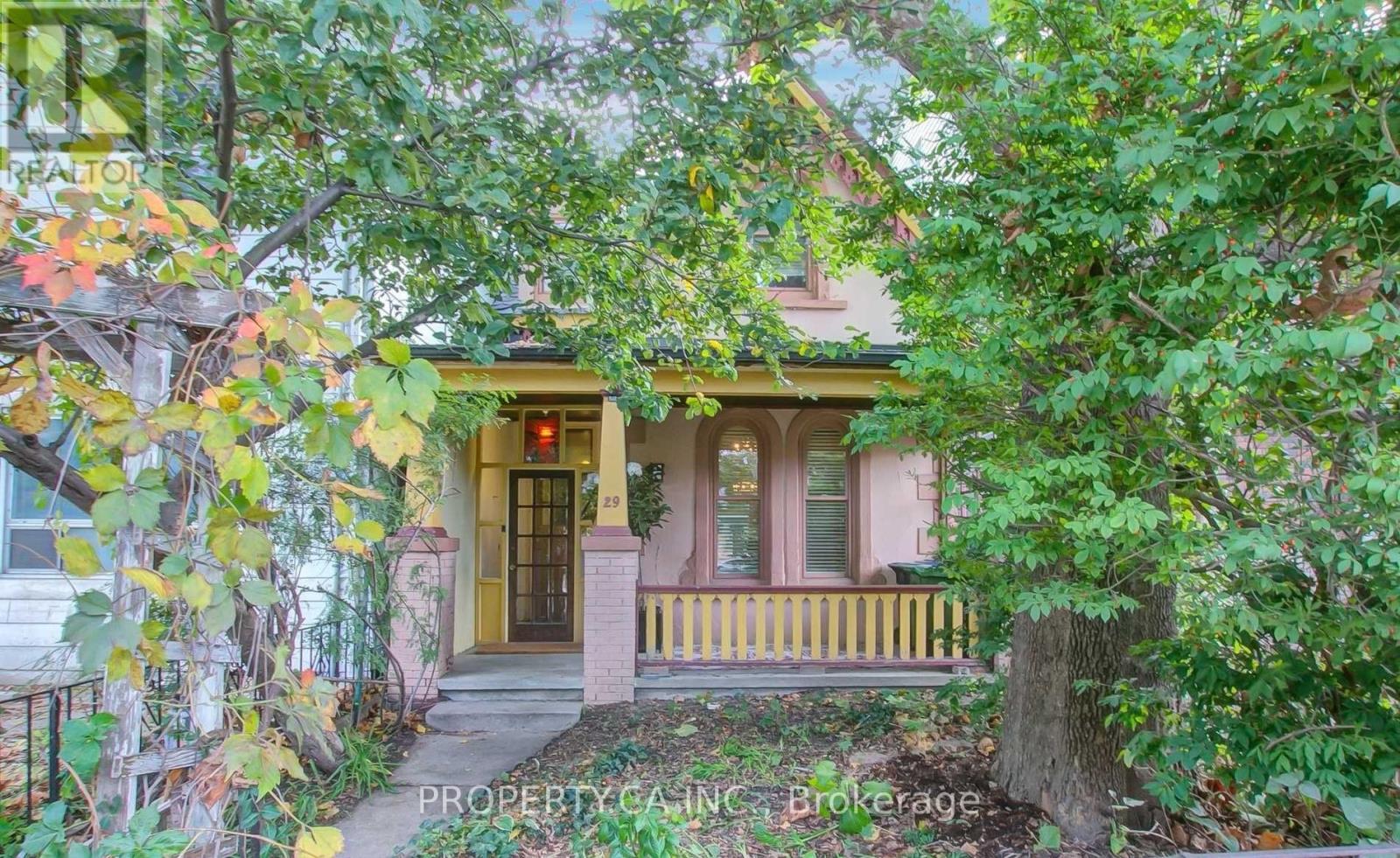 29 LIPPINCOTT STREET, toronto (kensington-chinatown), Ontario