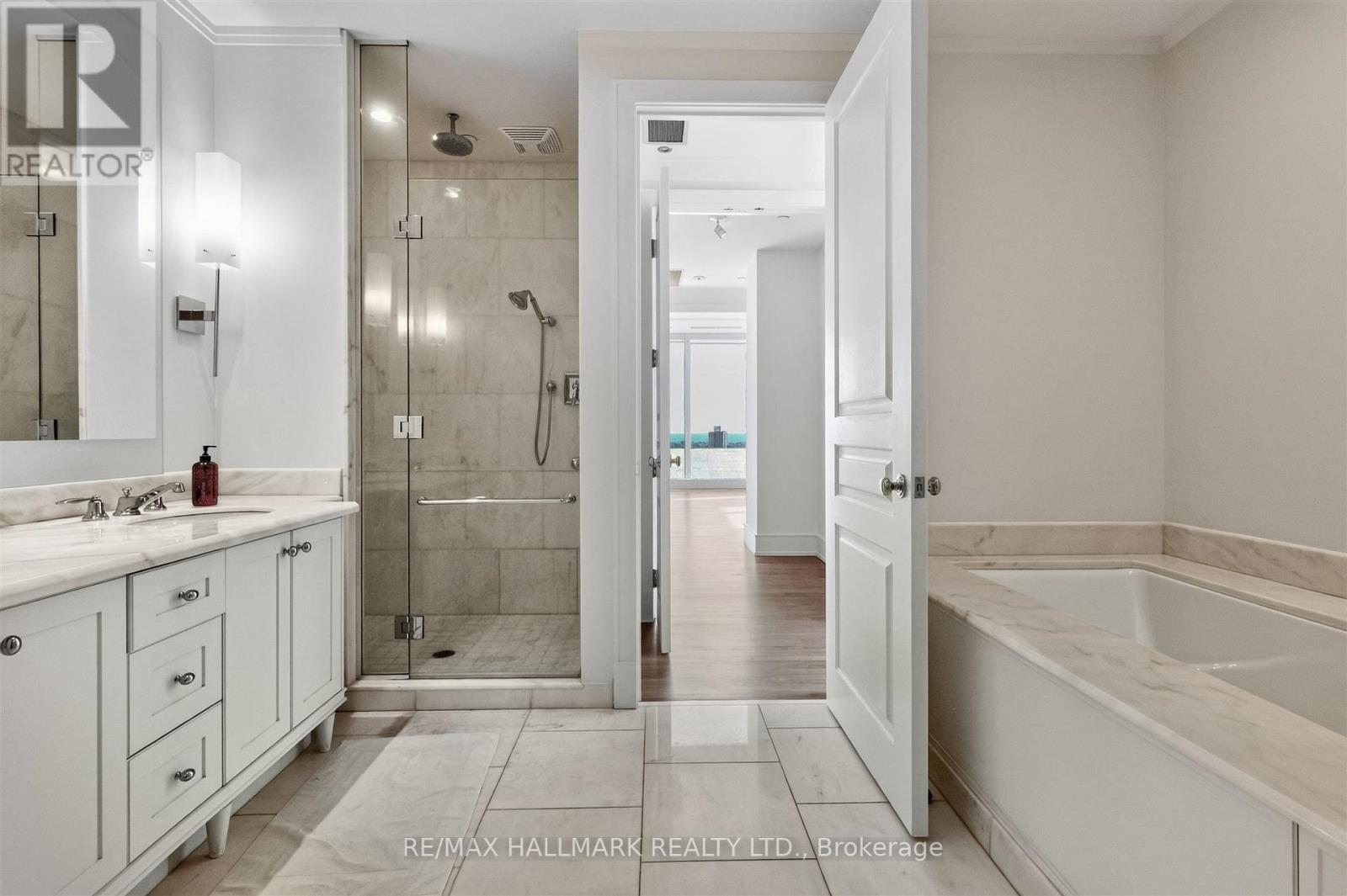 2306 - 183 Wellington Street W, Toronto, Ontario  M5V 0A1 - Photo 22 - C13874552