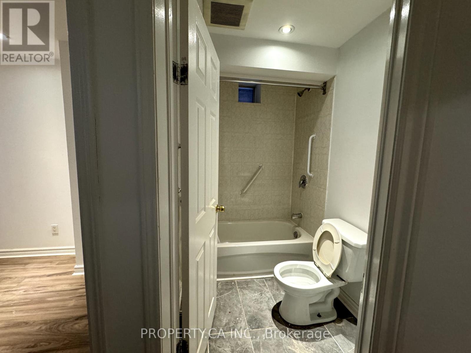 #lower - 270 Christie Street, Toronto, Ontario  M6G 3C1 - Photo 10 - W13874550
