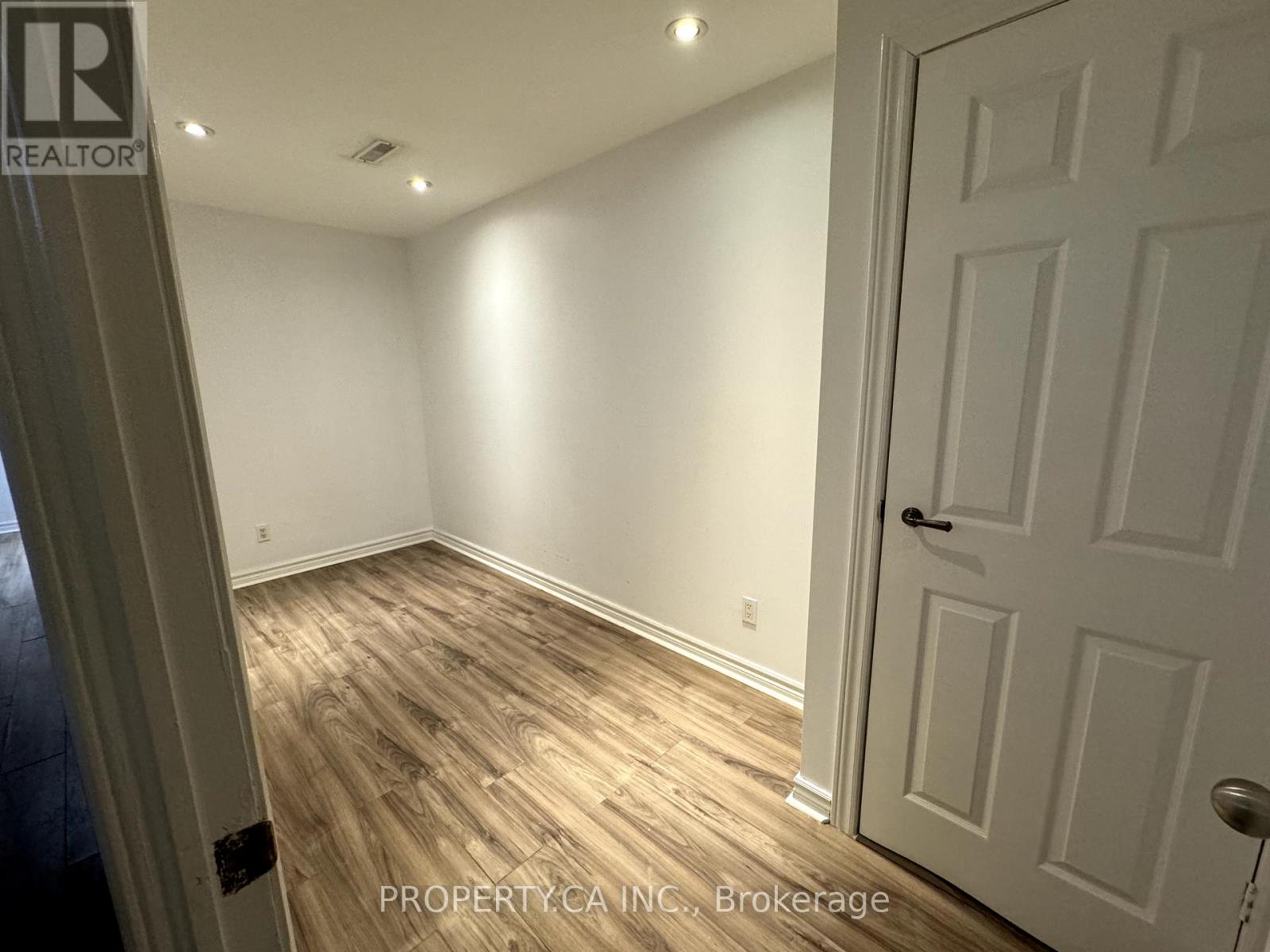 #lower - 270 Christie Street, Toronto, Ontario  M6G 3C1 - Photo 13 - W13874550