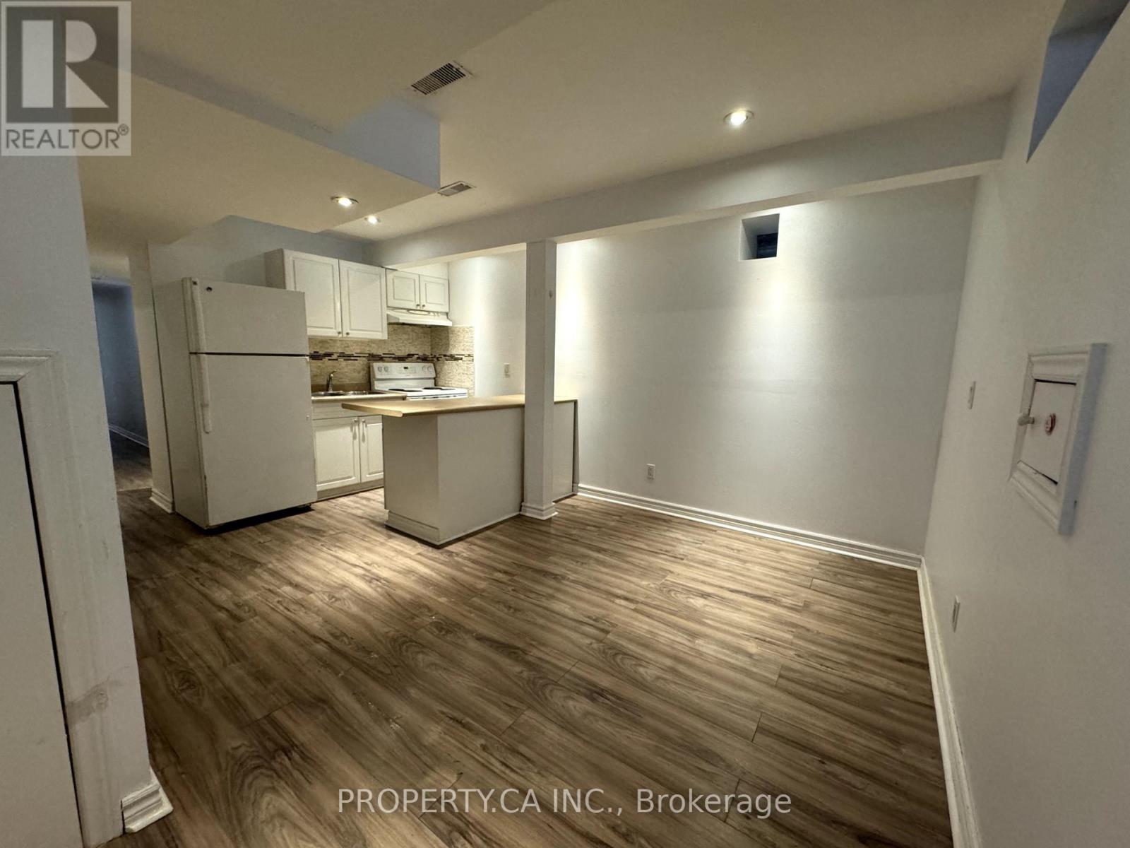 #lower - 270 Christie Street, Toronto, Ontario  M6G 3C1 - Photo 2 - W13874550