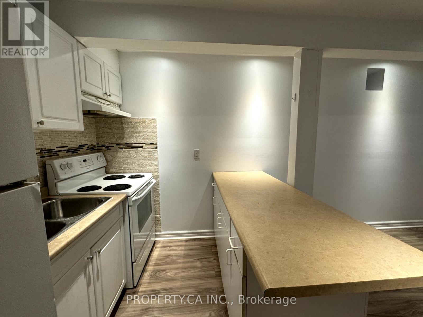 #lower - 270 Christie Street, Toronto, Ontario  M6G 3C1 - Photo 7 - W13874550