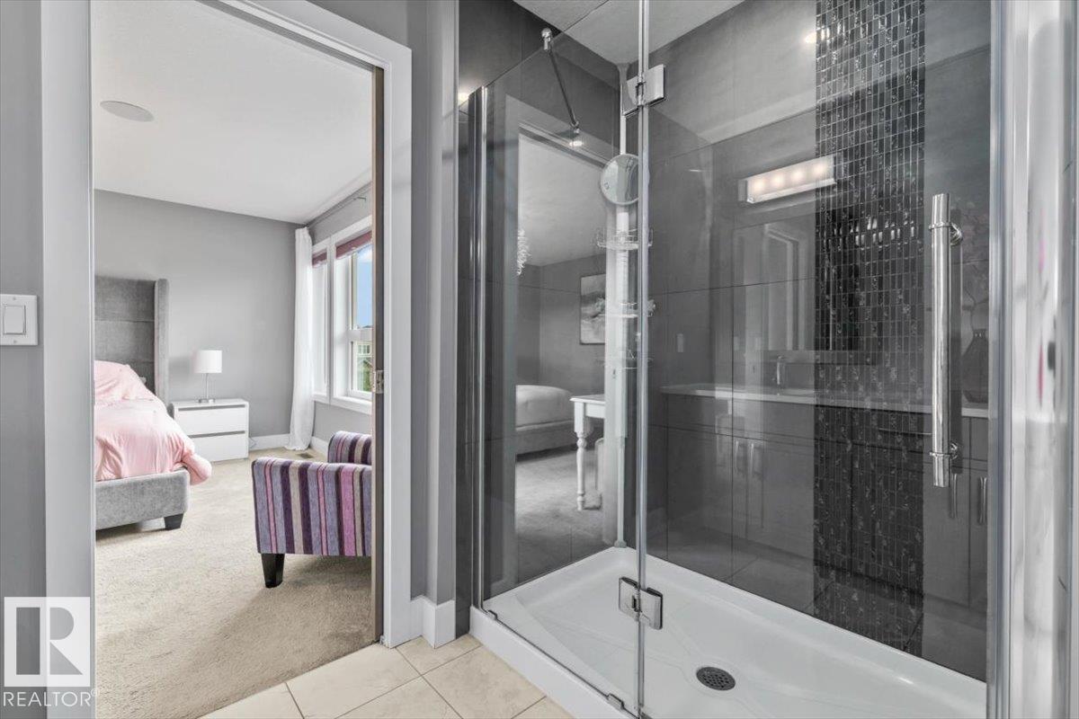 1 HILTON CV