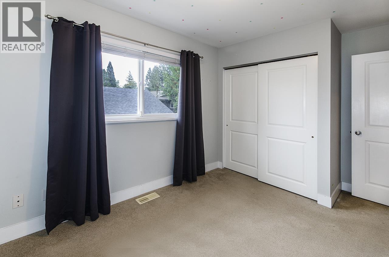 1032 GLENAYRE DRIVE
