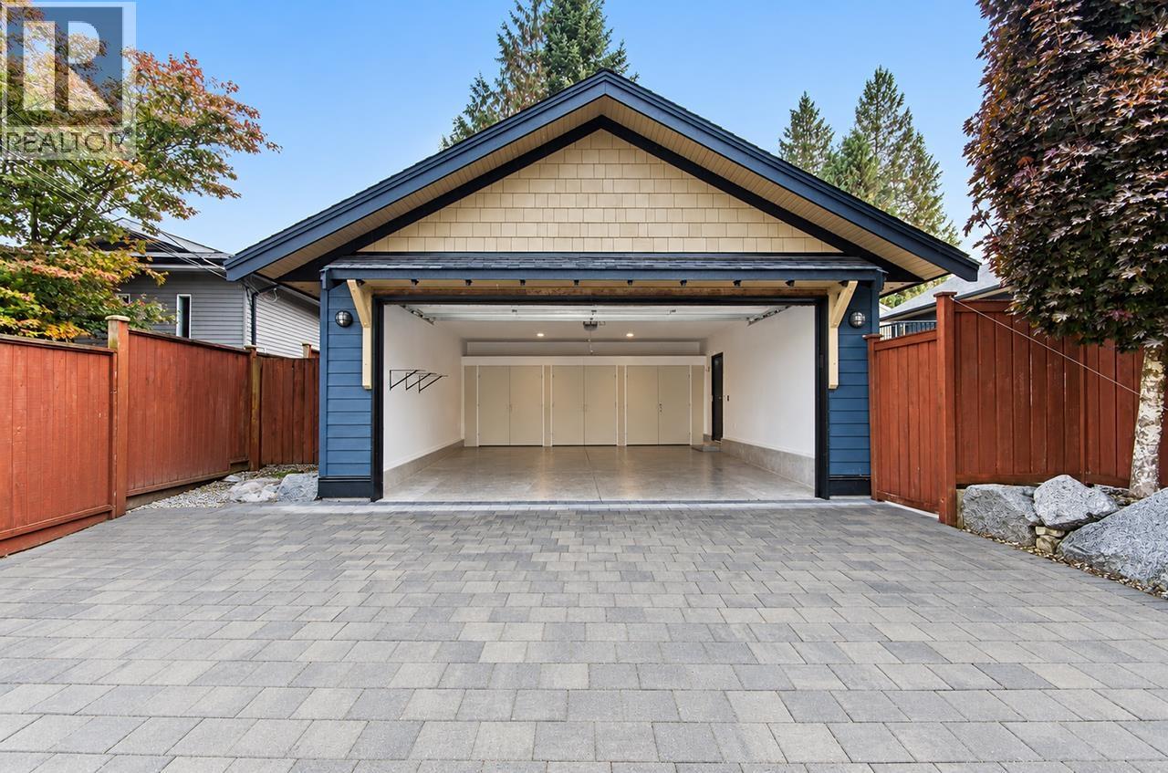 1032 GLENAYRE DRIVE