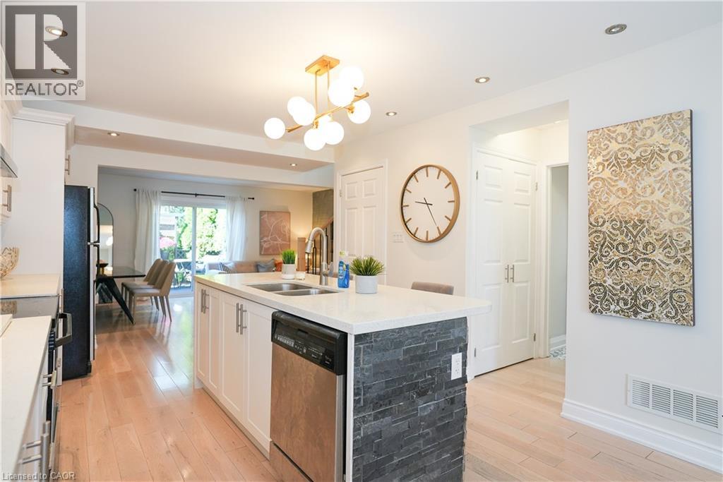 2038 Chrisdon Road, Burlington, Ontario  L7M 3W8 - Photo 7 - 40869908