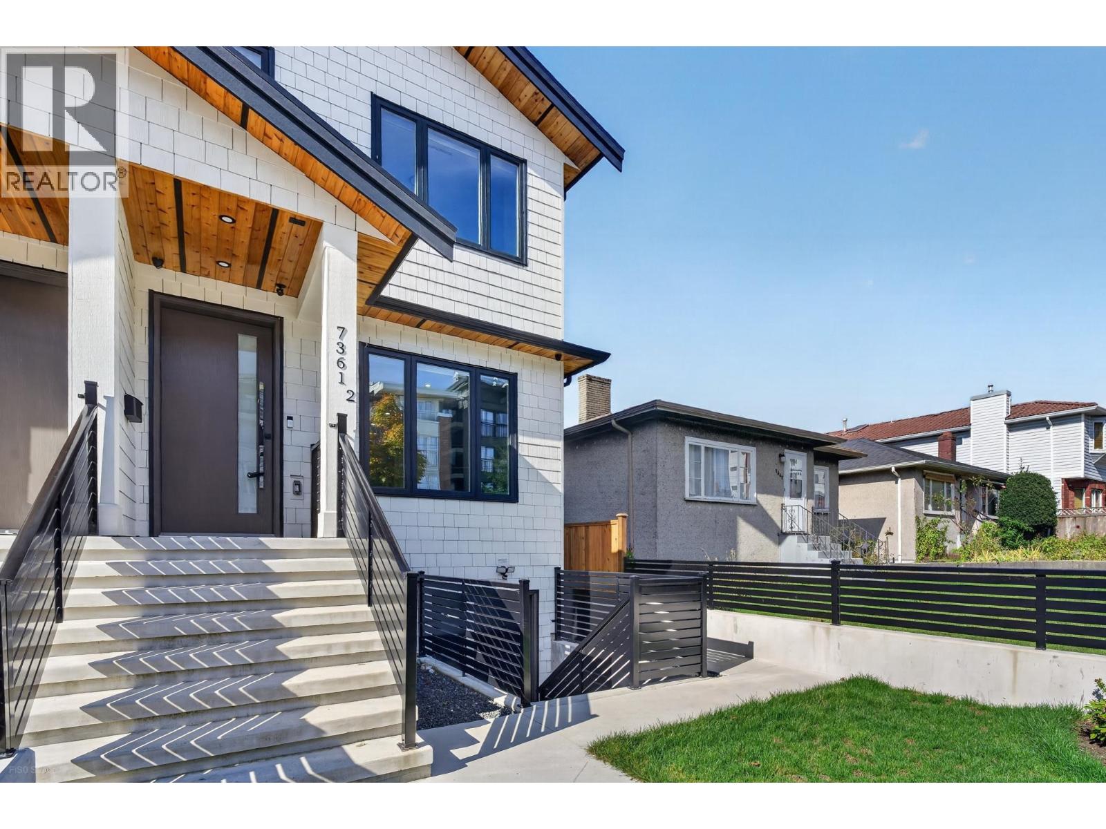 2 7361 Fraser Street, Vancouver, British Columbia  V5X 3W1 - Photo 3 - R3170106