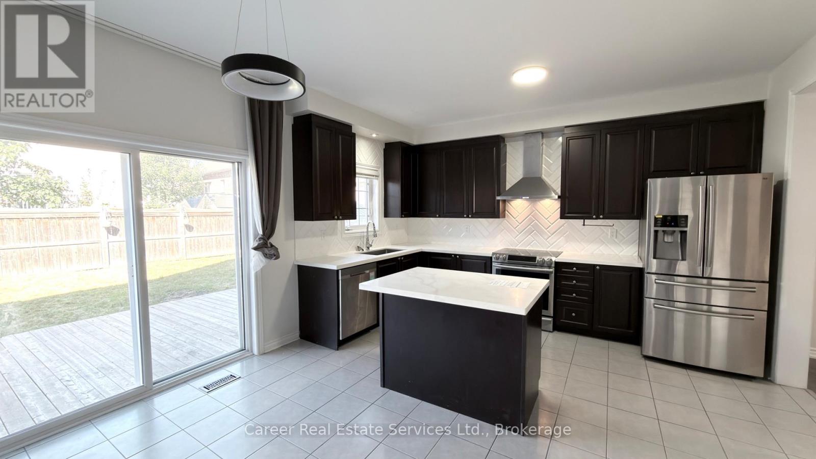 10 Campview Street, Whitby (Taunton North), Ontario  L1R 0K5 - Photo 9 - E13874582