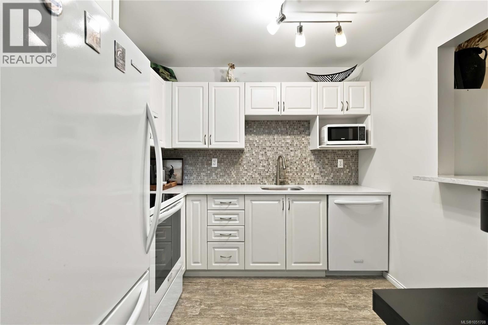 105 290 Island Hwy