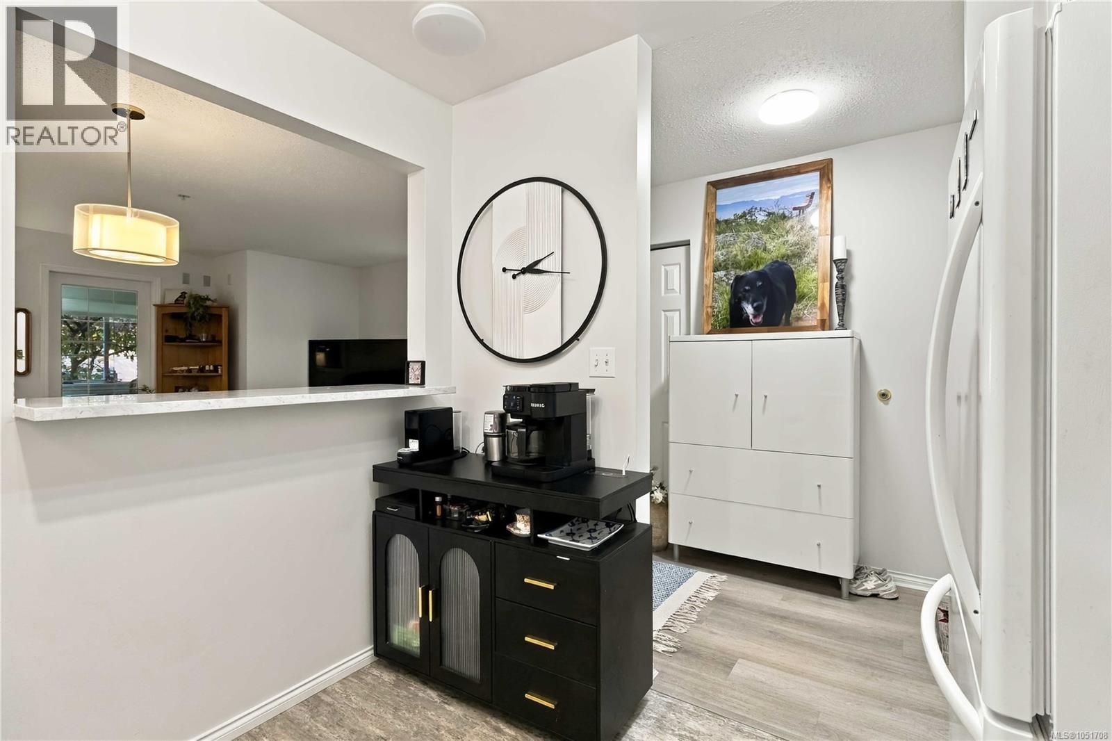 105 290 Island Hwy