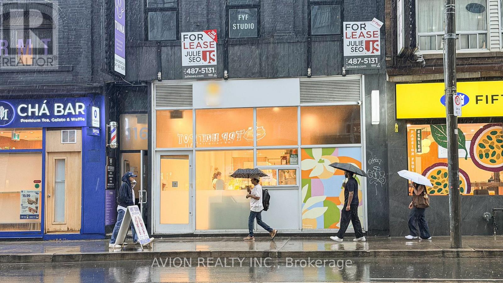 114 DUNDAS STREET W, Toronto, Ontario