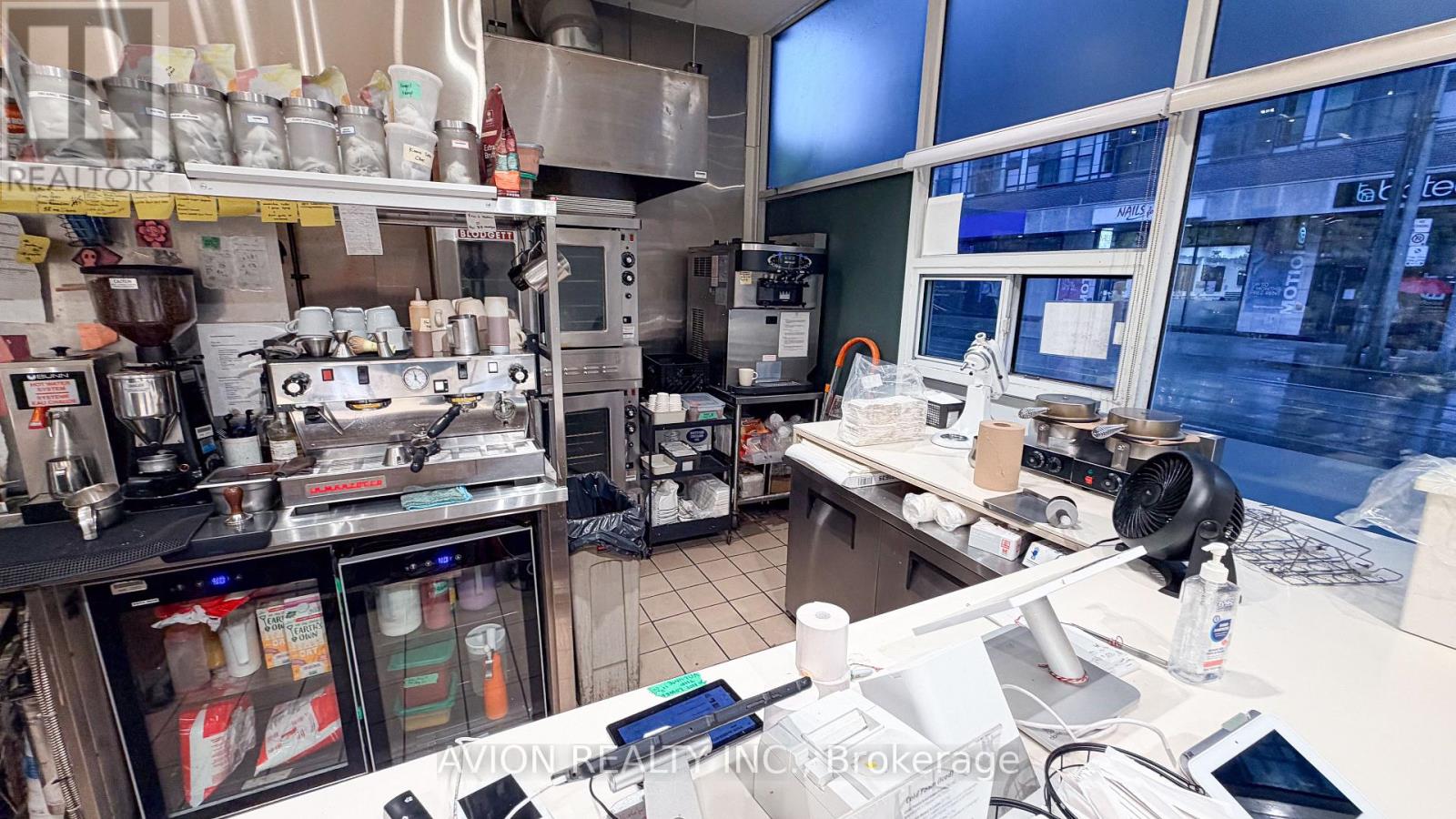 114 Dundas Street W, Toronto, Ontario  M5G 1C3 - Photo 15 - C13874568