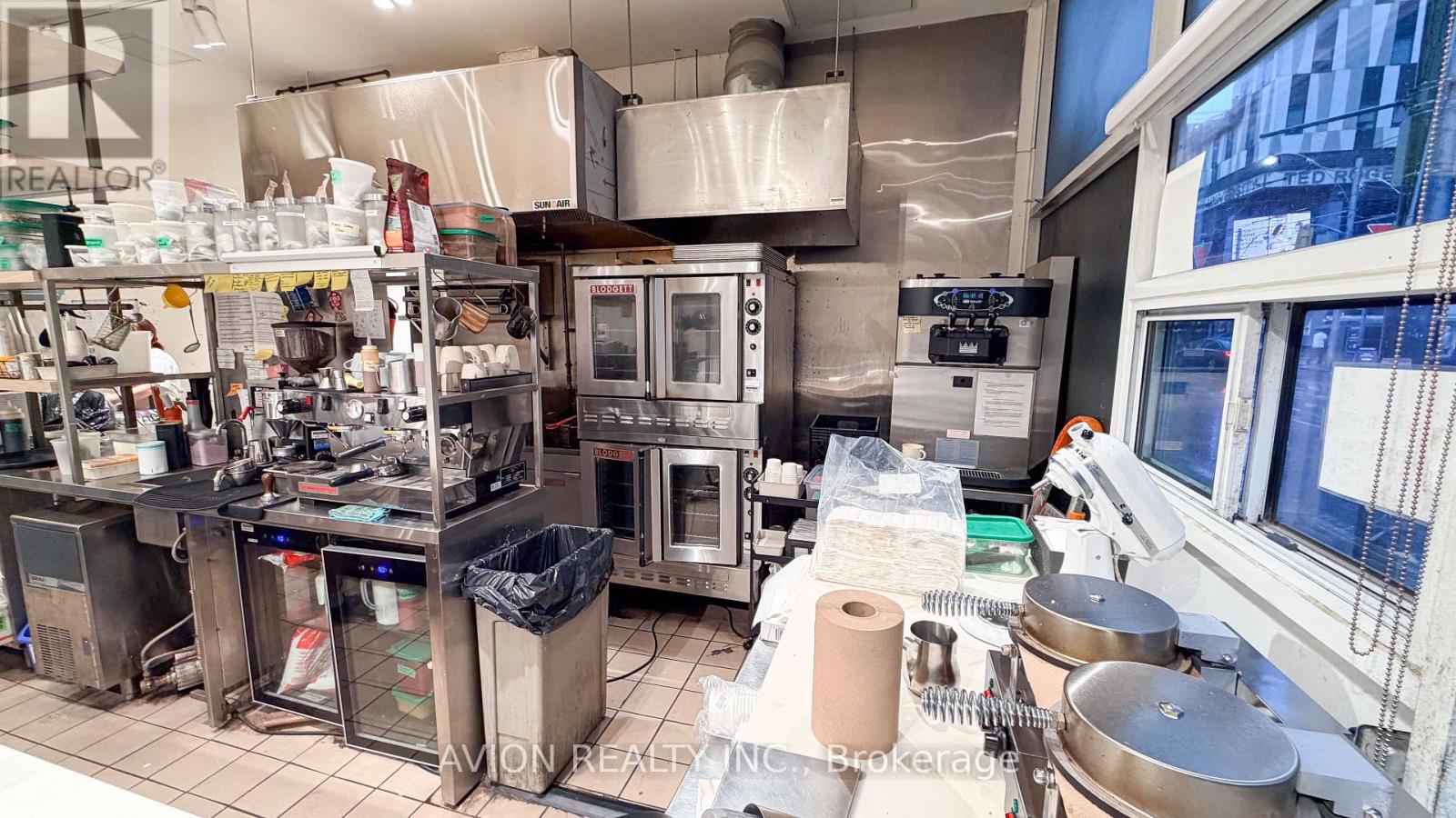 114 Dundas Street W, Toronto, Ontario  M5G 1C3 - Photo 16 - C13874568