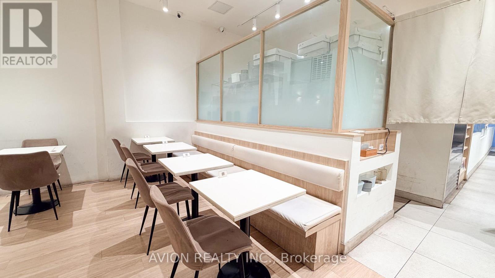 114 Dundas Street W, Toronto, Ontario  M5G 1C3 - Photo 8 - C13874568