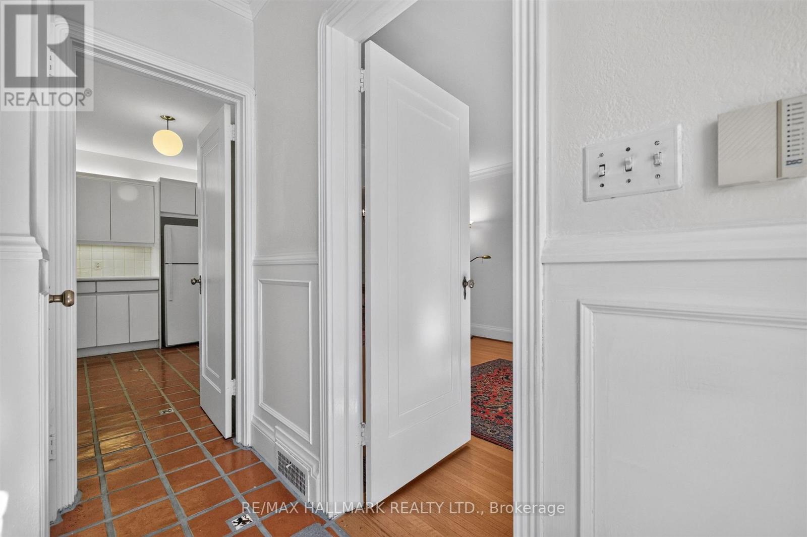 70 Parkview Avenue, Toronto, Ontario  M2N 3Y2 - Photo 2 - C13874576