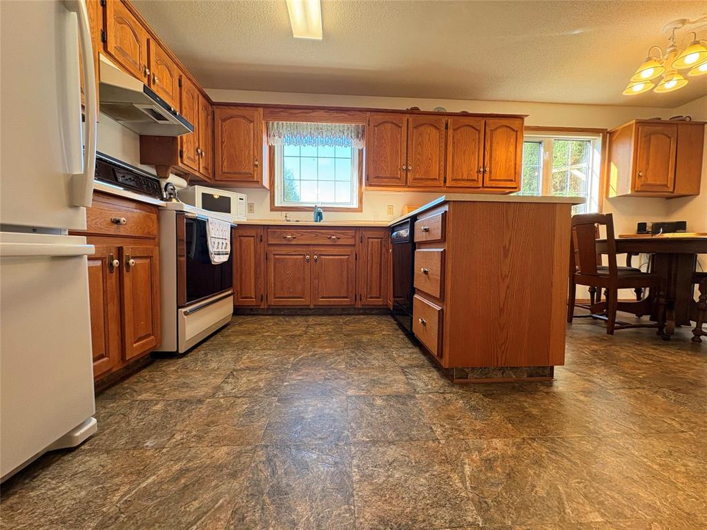 68 Olympic Crescent, Melita, Manitoba  R0M 1L0 - Photo 2 - 202625148