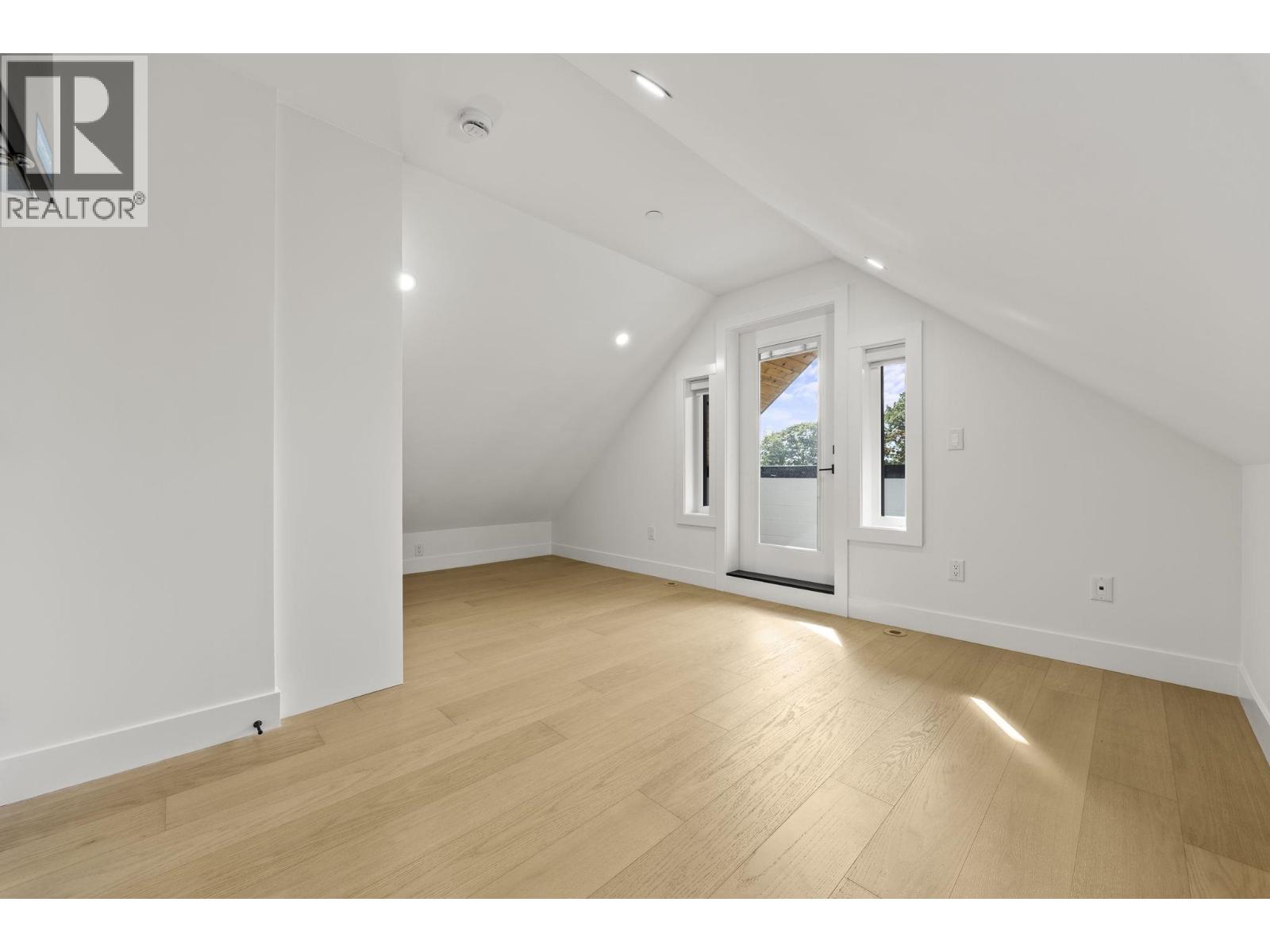 2 3576 E Pender Street, Vancouver, British Columbia  V5K 2E3 - Photo 34 - R3173650