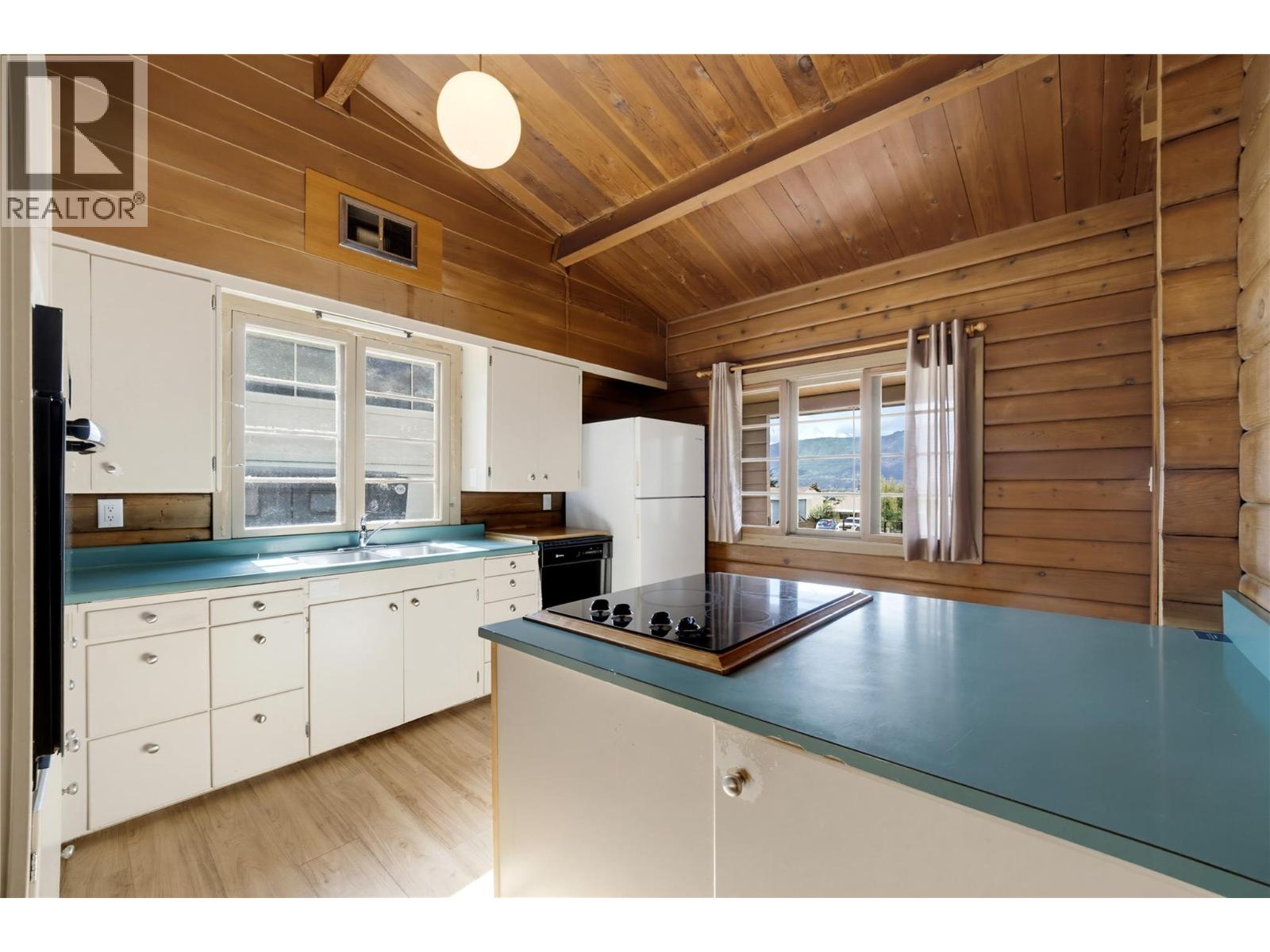 1260 16 Street NE, Salmon Arm, British Columbia  V1E 2V1 - Photo 15 - 10396903
