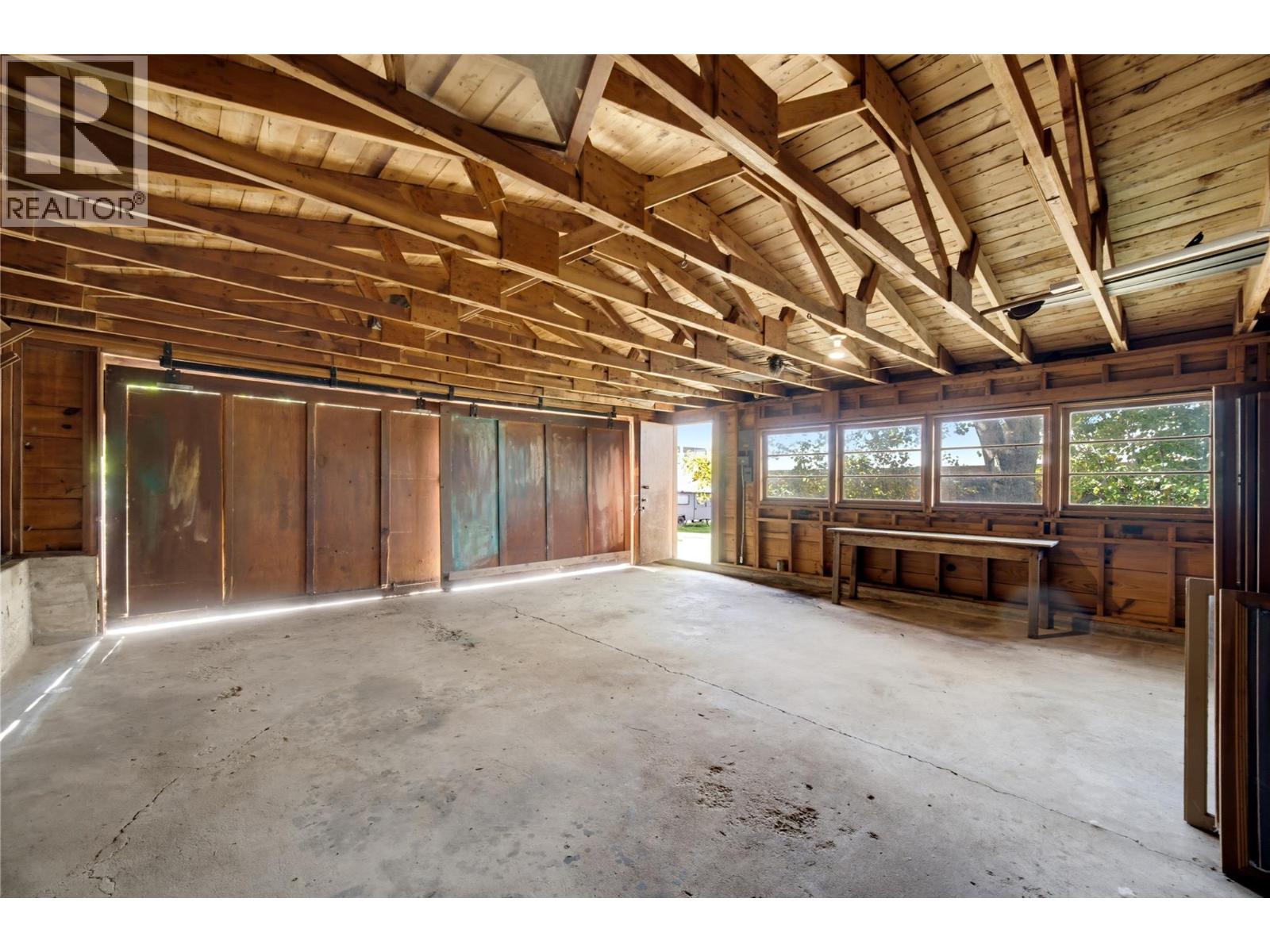 1260 16 Street NE, Salmon Arm, British Columbia  V1E 2V1 - Photo 42 - 10396903