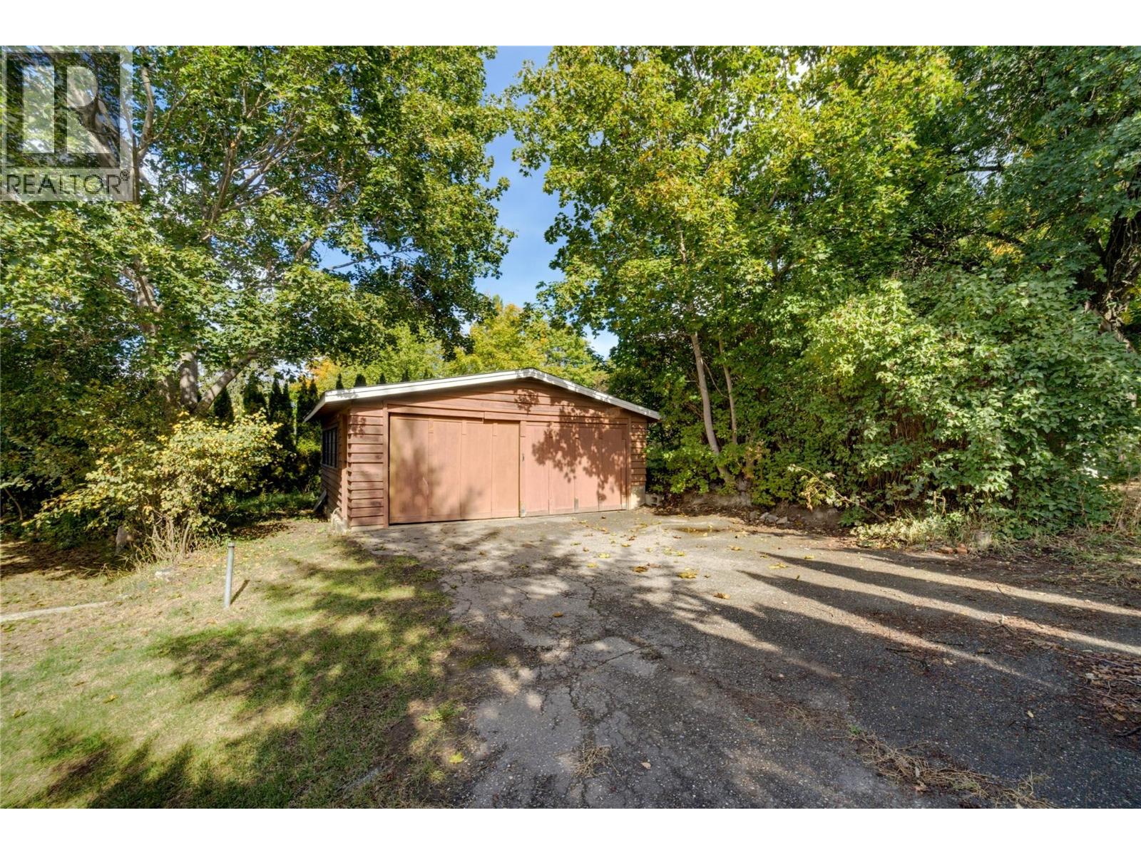 1260 16 Street NE, Salmon Arm, British Columbia  V1E 2V1 - Photo 51 - 10396903