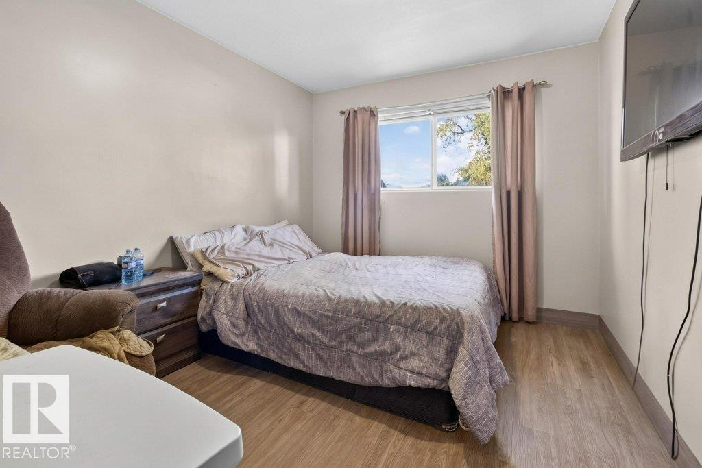 3829 110 AV NW
