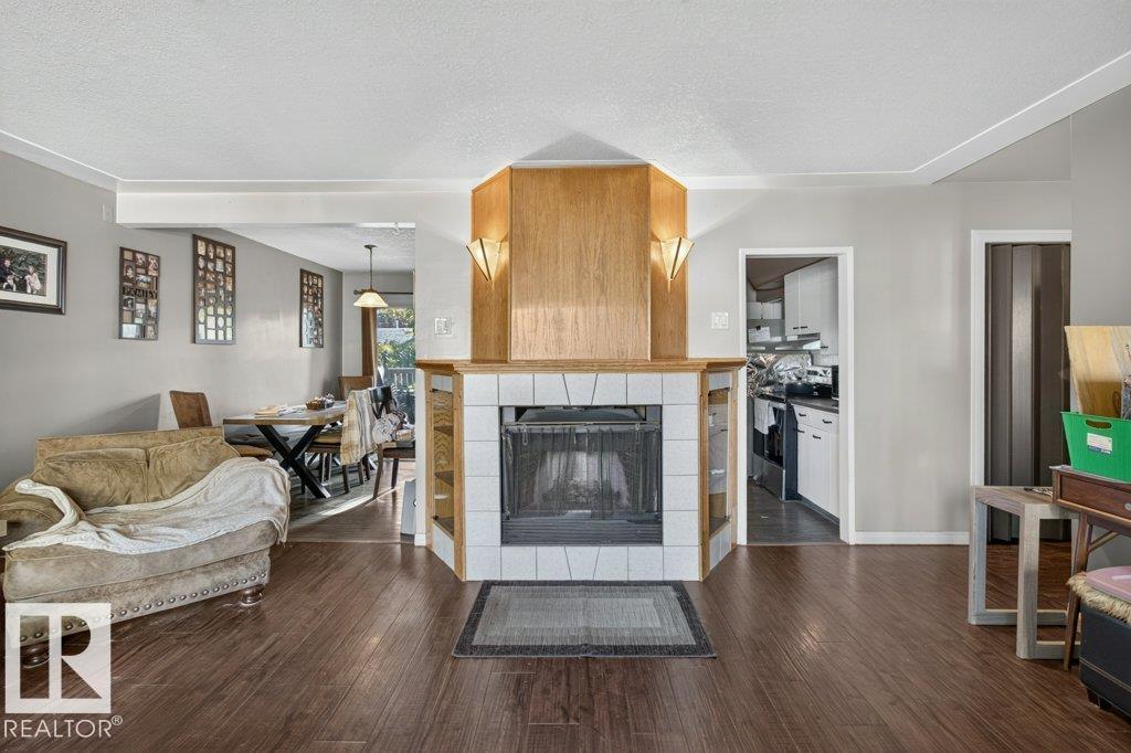 3829 110 AV NW