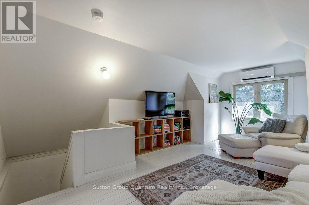 43 Rosslyn Avenue S, Hamilton (Delta), Ontario  L8M 3J1 - Photo 37 - X13874616