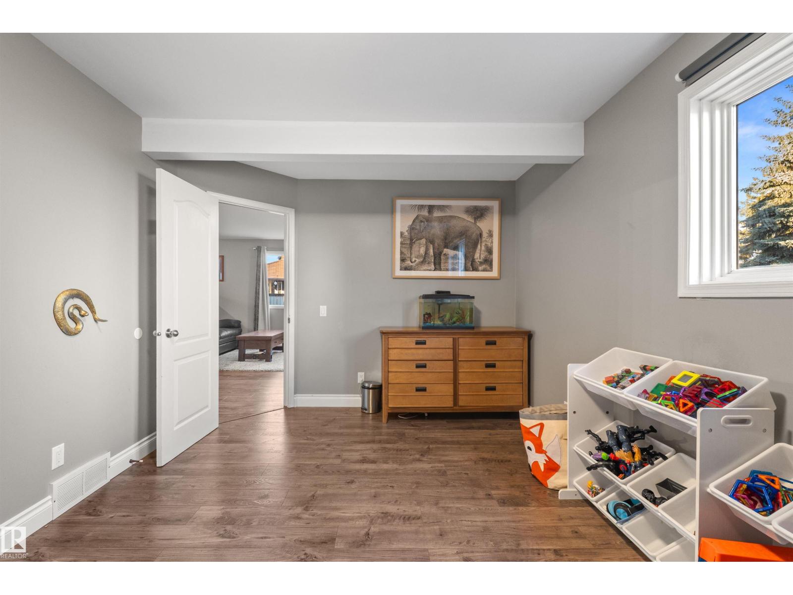 17 DONLEVY PL