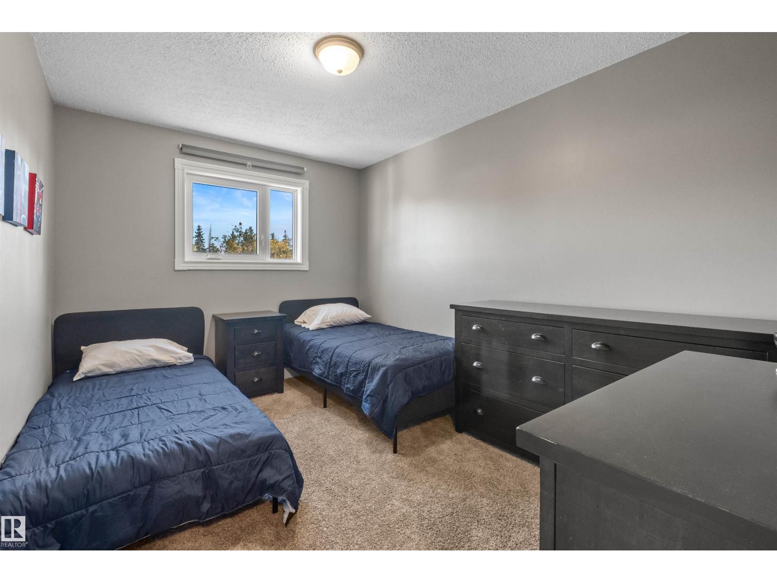 17 DONLEVY PL