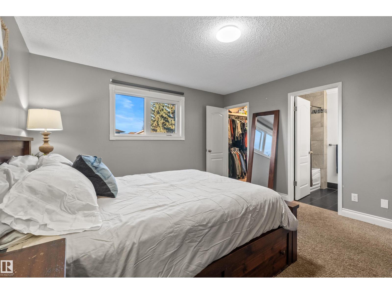 17 DONLEVY PL