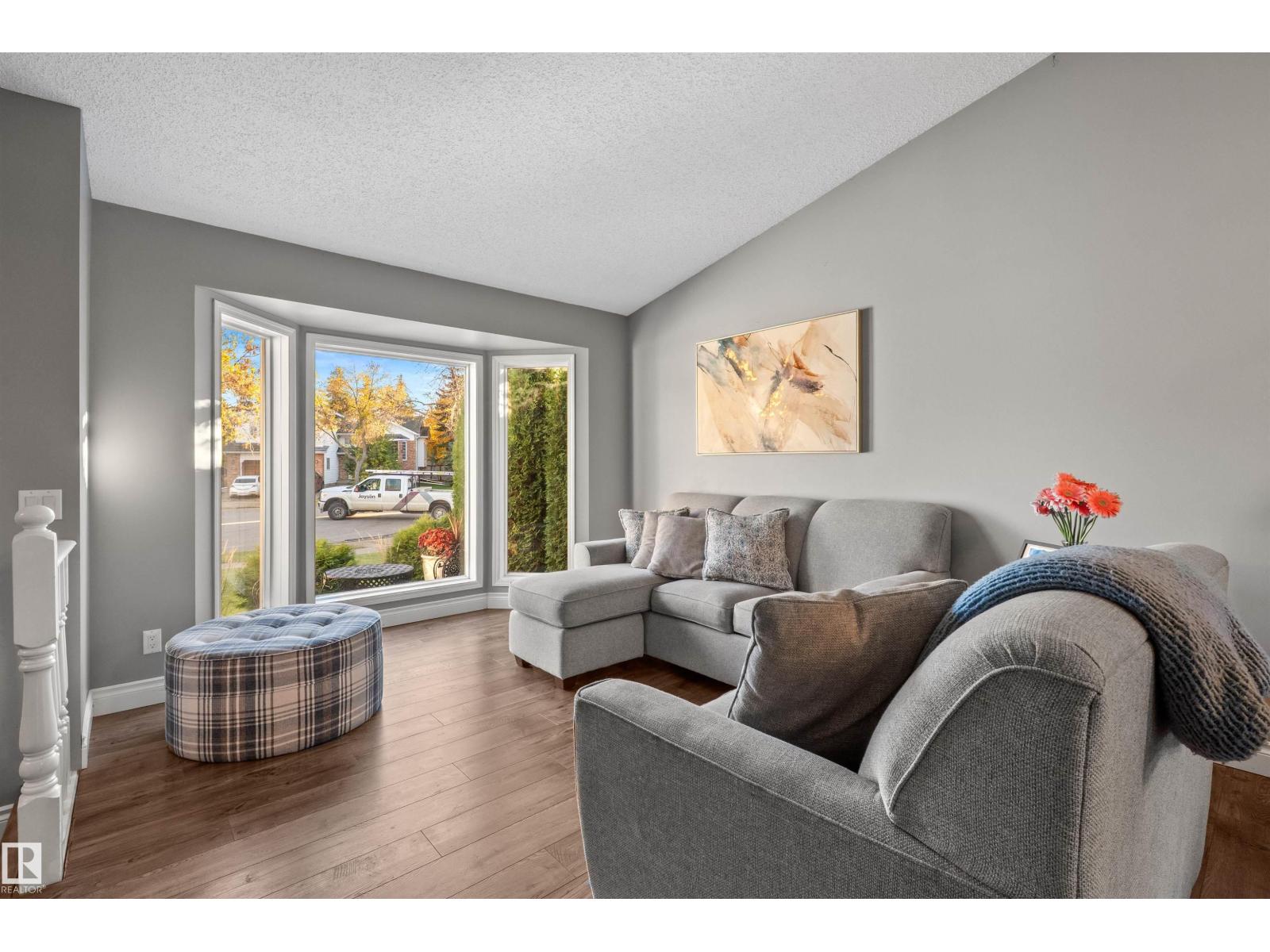 17 DONLEVY PL