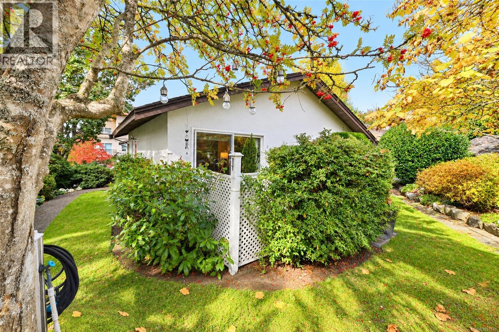 2 278 Island Hwy