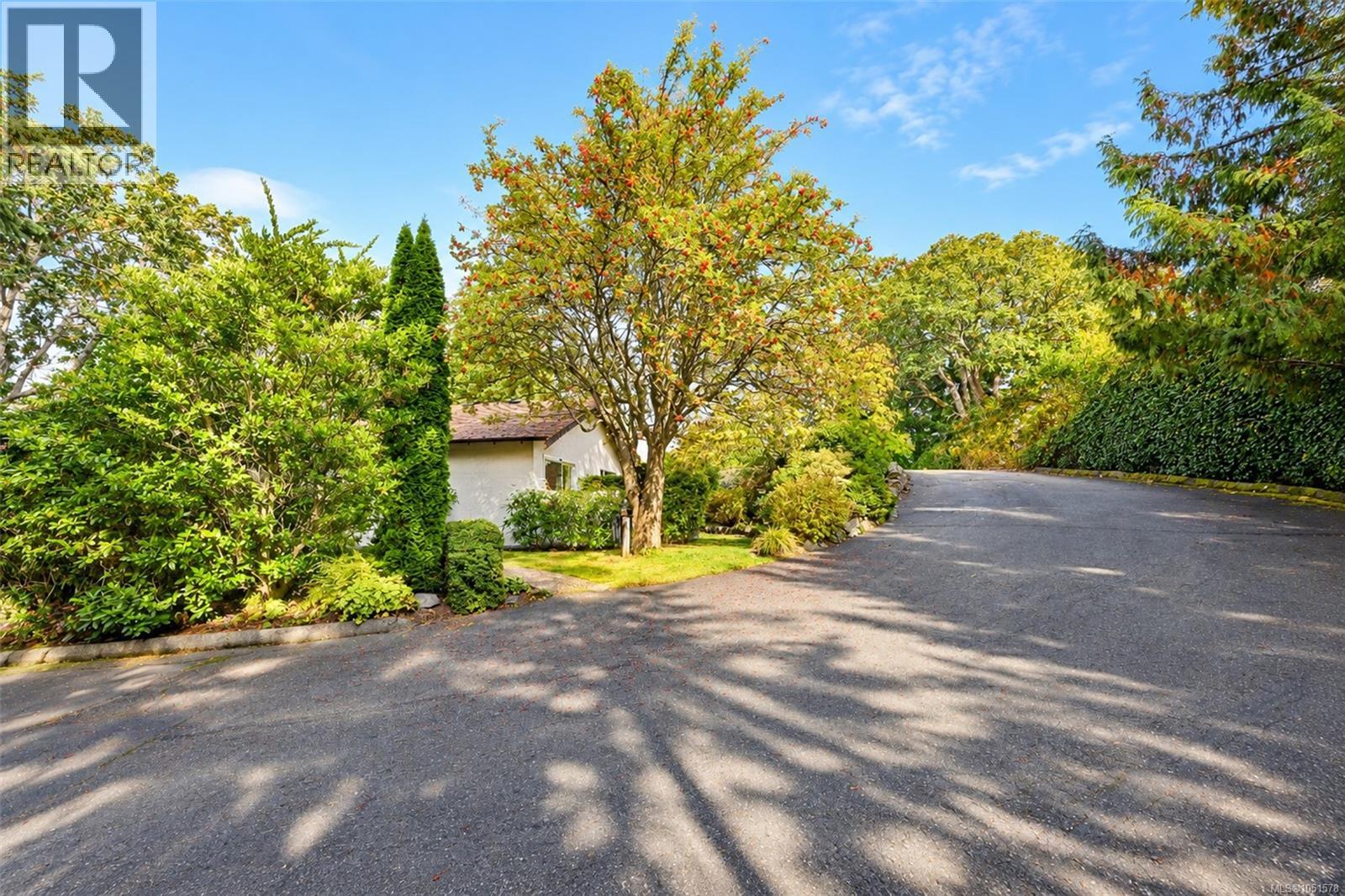 2 278 Island Hwy