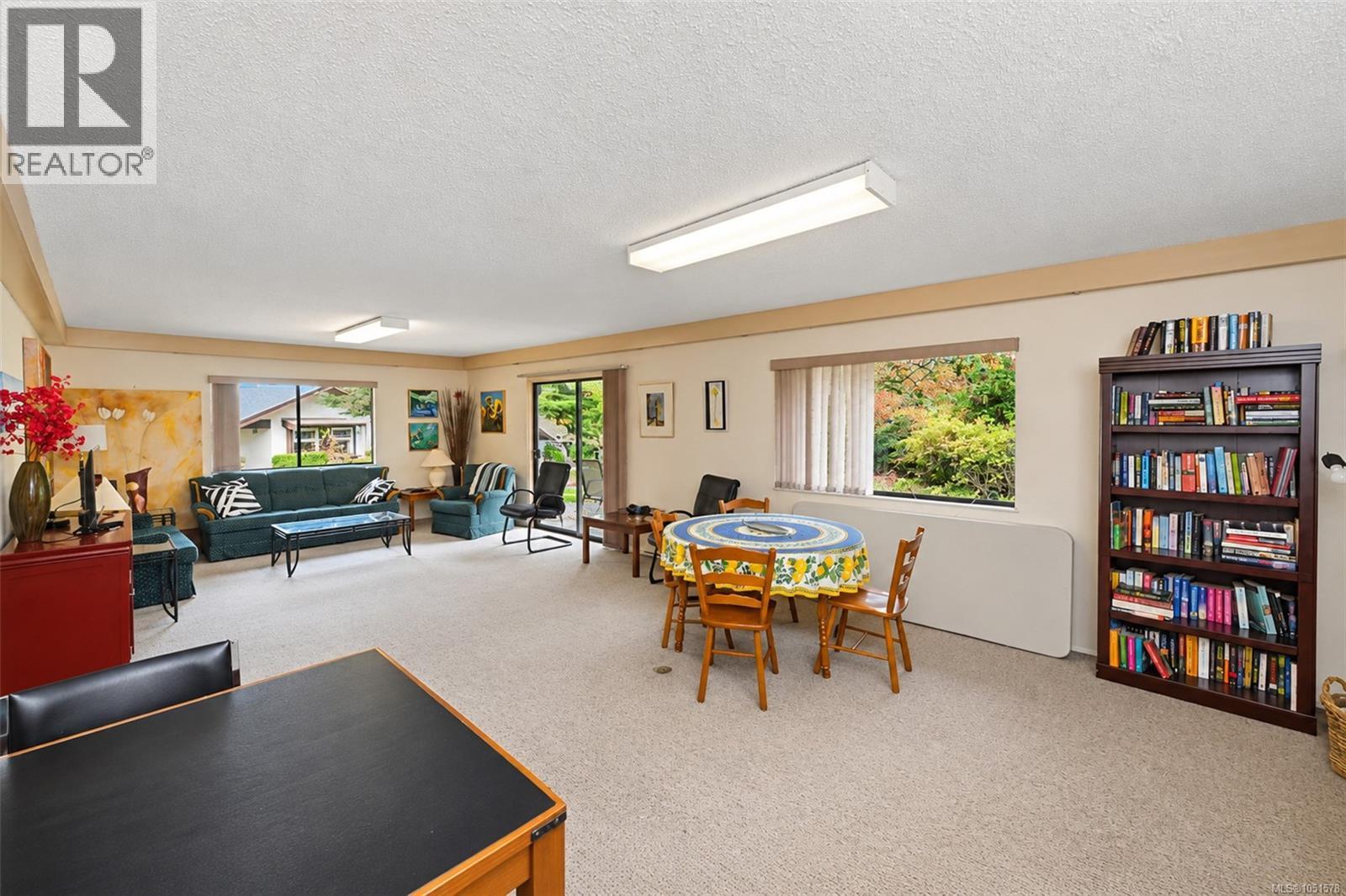 2 278 Island Hwy