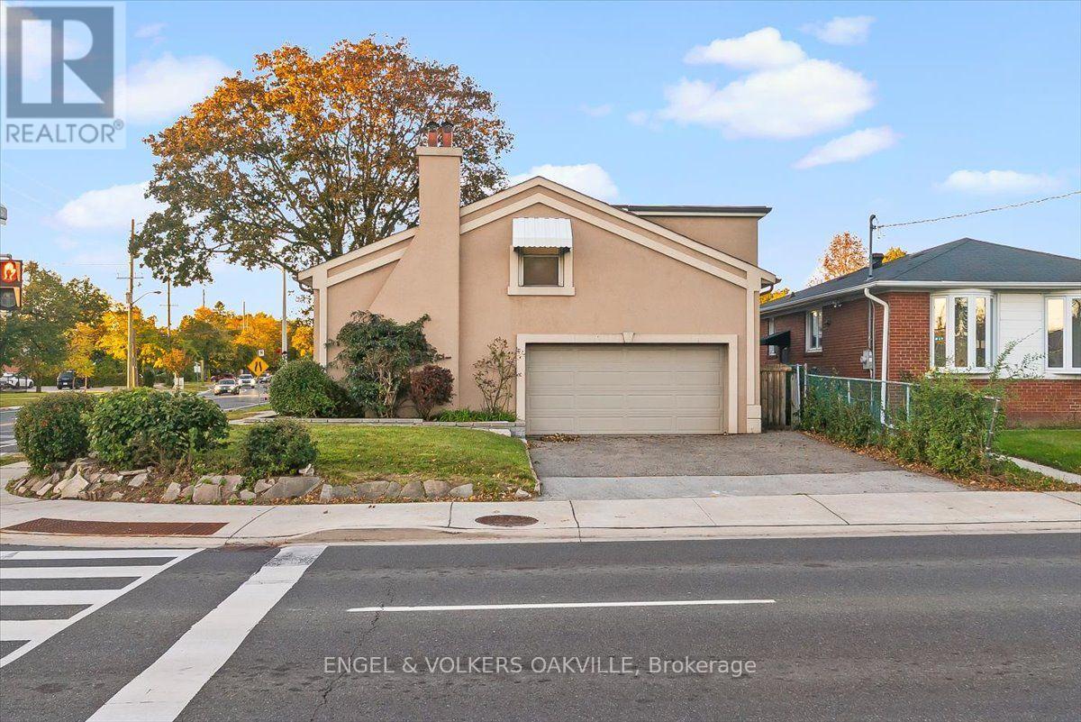 351 Renforth Drive, Toronto, Ontario  M9C 2L8 - Photo 2 - W13874608