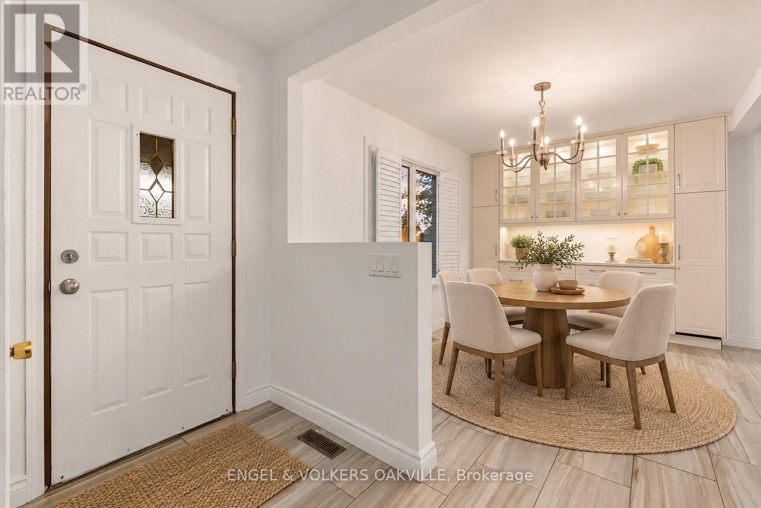 351 Renforth Drive, Toronto, Ontario  M9C 2L8 - Photo 4 - W13874608