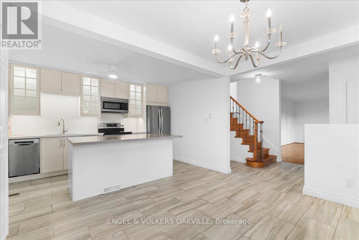 351 Renforth Drive, Toronto, Ontario  M9C 2L8 - Photo 8 - W13874608