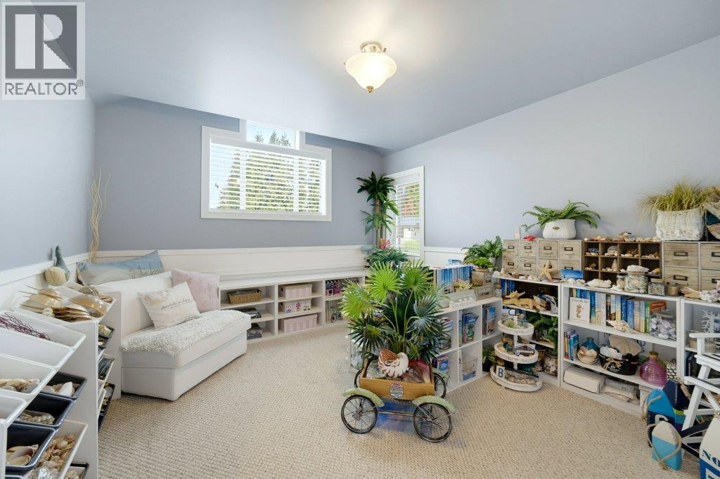 3220 28 Avenue NE