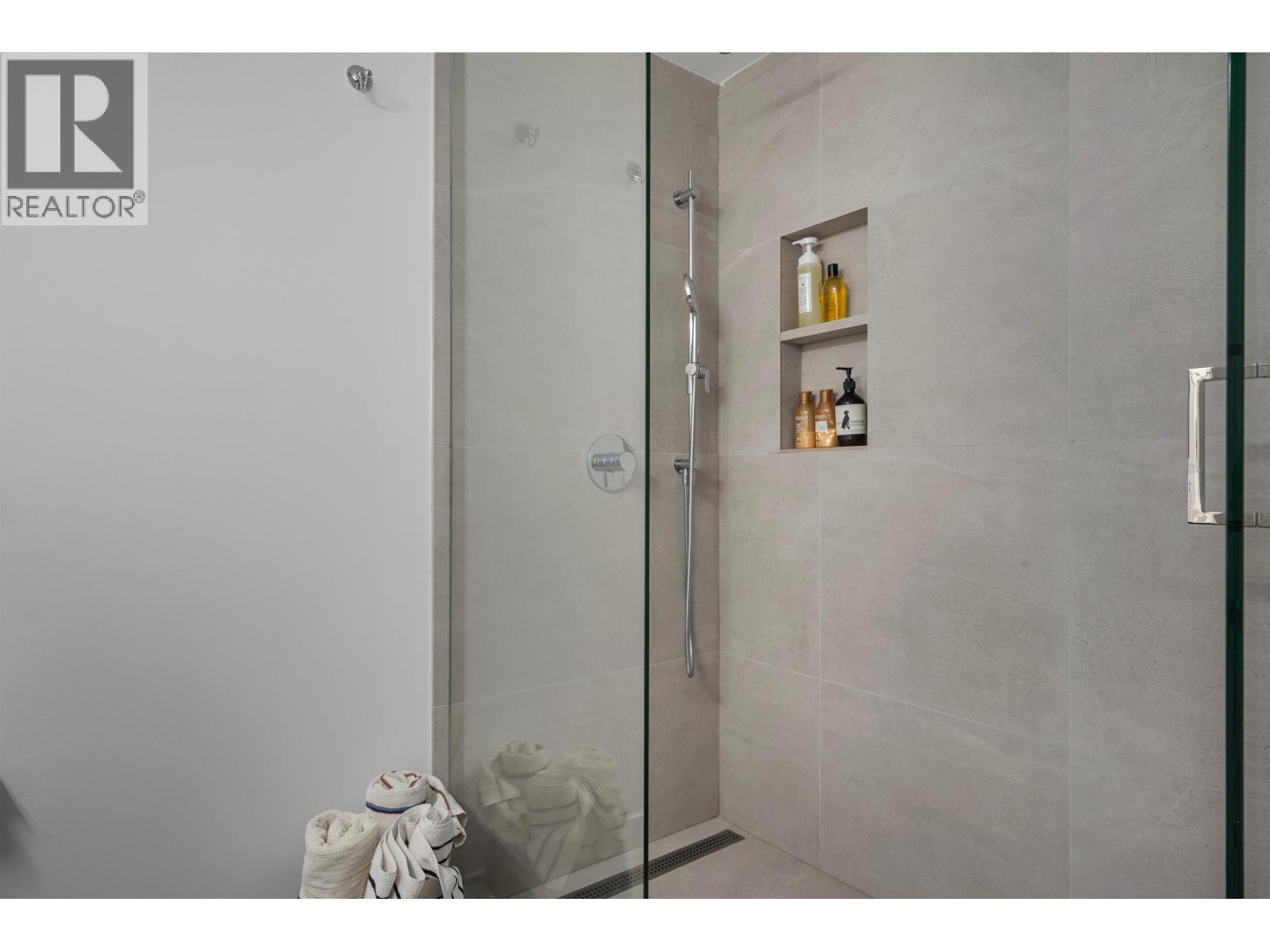 302 650 MOBERLY ROAD