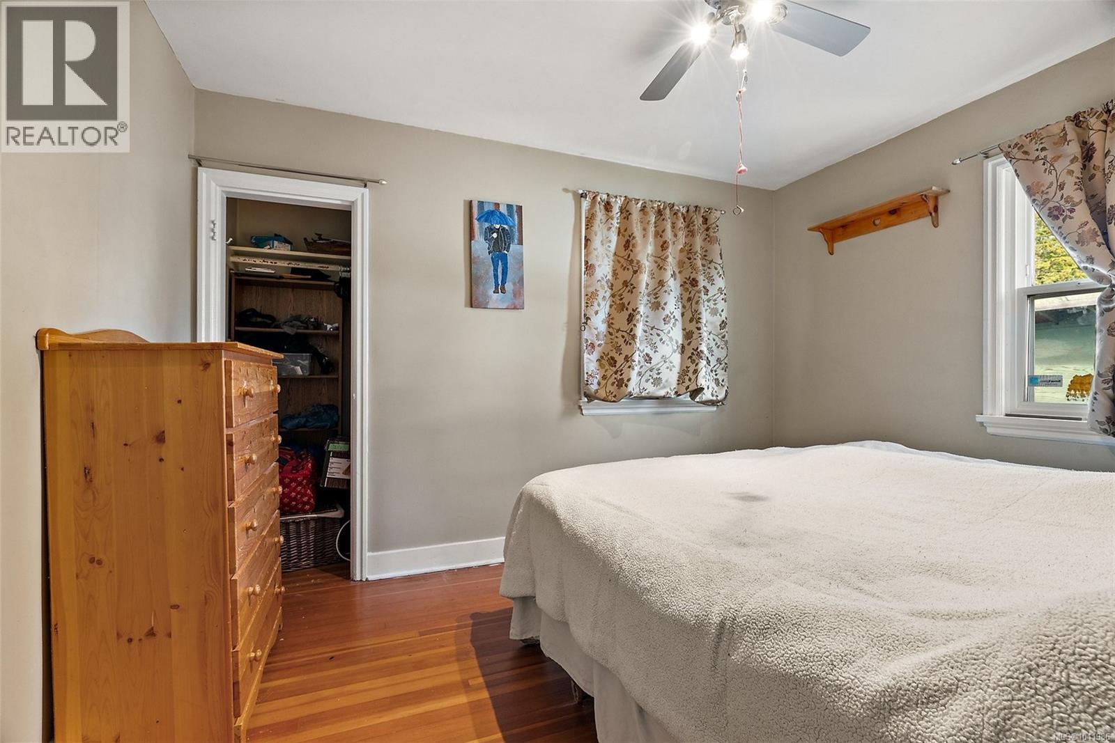 6484 Sooke Rd